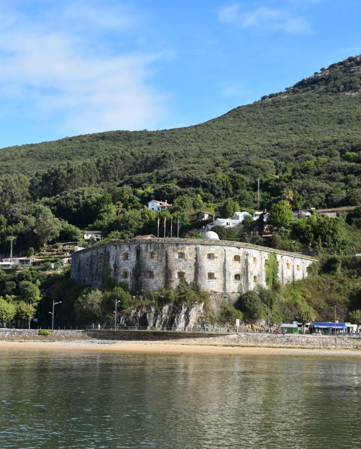 Apartamentos Tierra Y Arte Santoña Eksteriør bilde